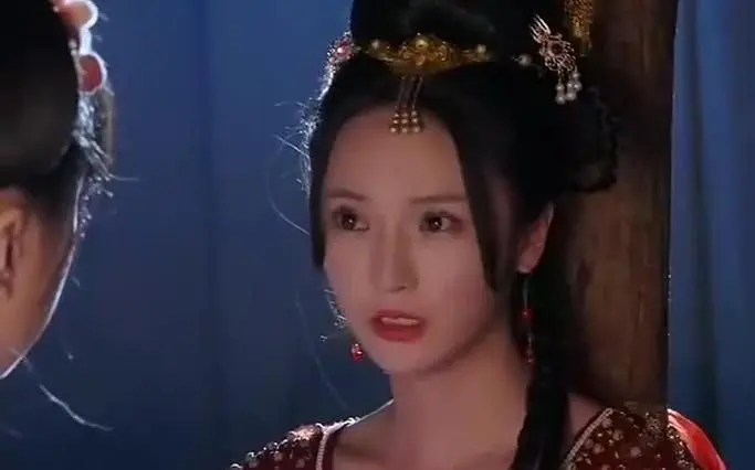 《穿越后，我靠网购当皇后》：古代生存指南？来自现代的“外挂”开启逆袭之路！